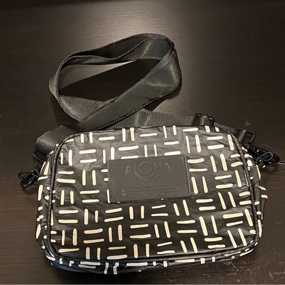 Aloha Collection Le Tour Bag - Picture 7 of 12